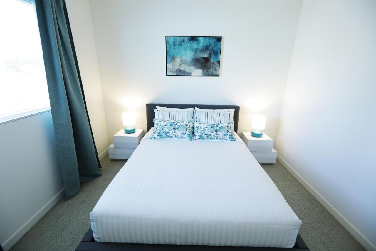 Hollywood Metropolitan Suites 4*